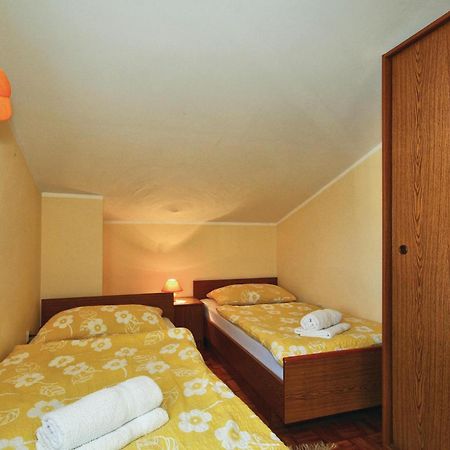 3 Bedroom Gorgeous Apartment In Poreč Extérieur photo