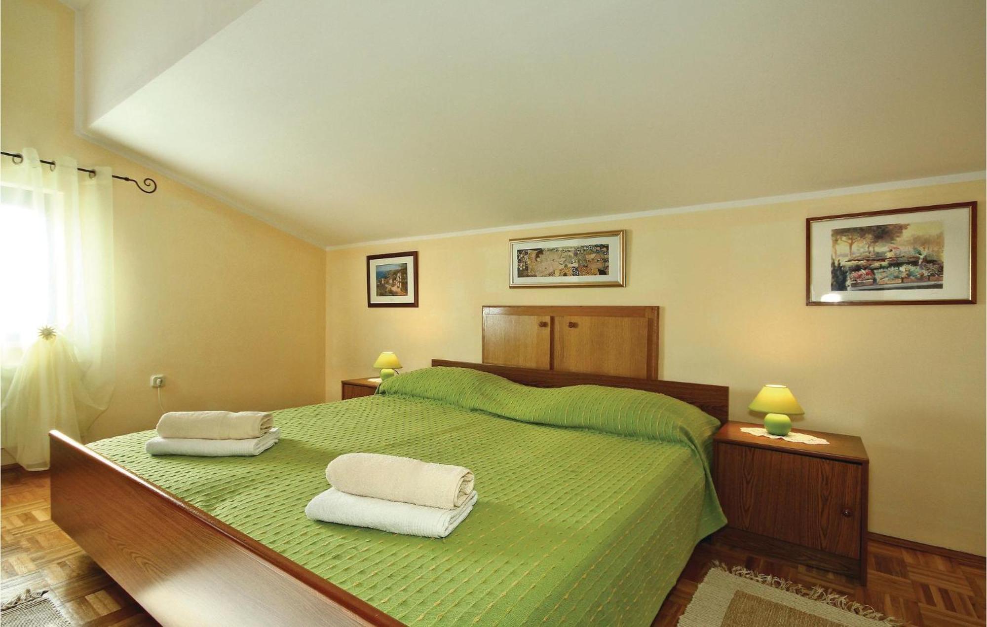 3 Bedroom Gorgeous Apartment In Poreč Extérieur photo