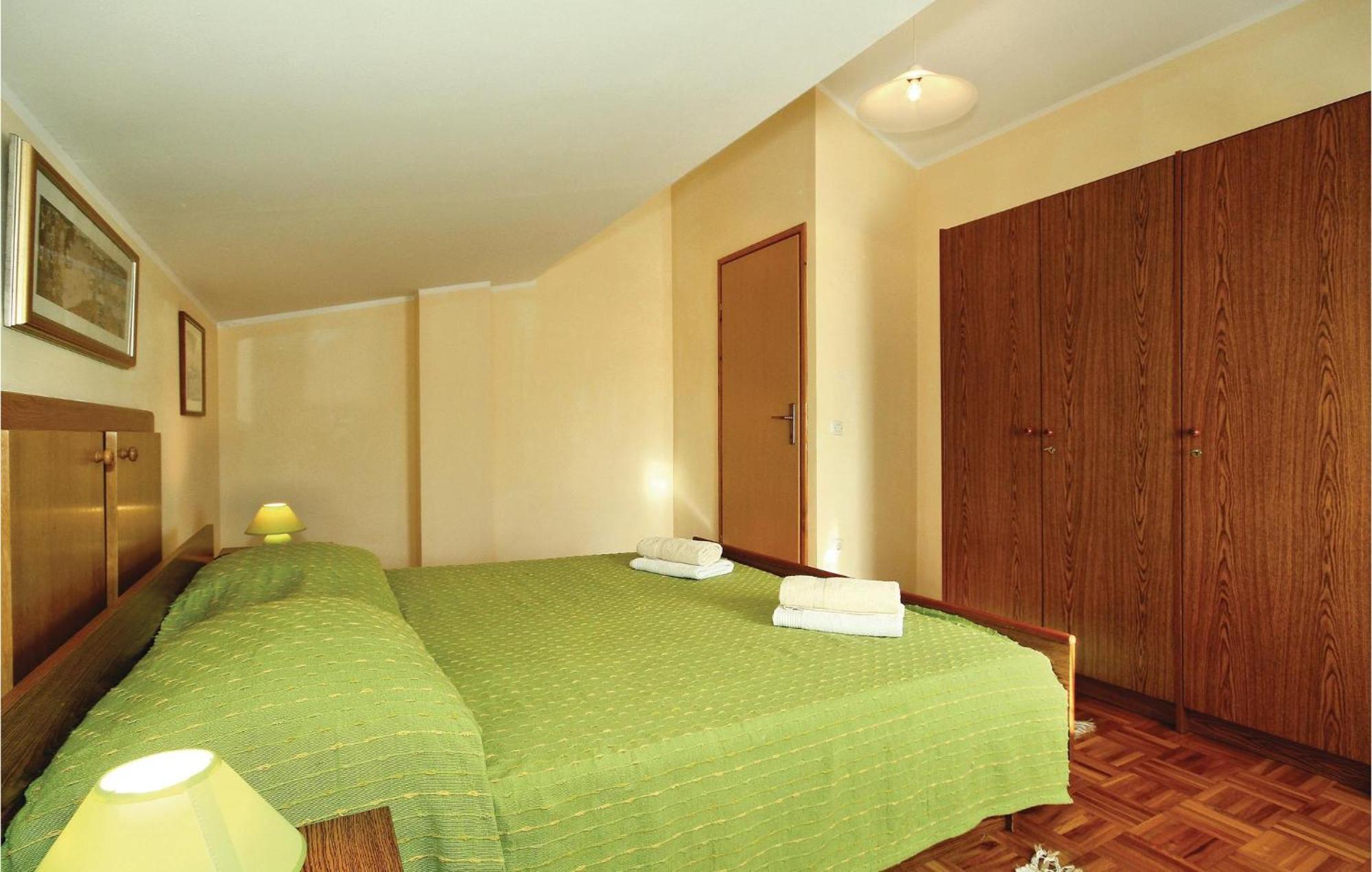 3 Bedroom Gorgeous Apartment In Poreč Extérieur photo