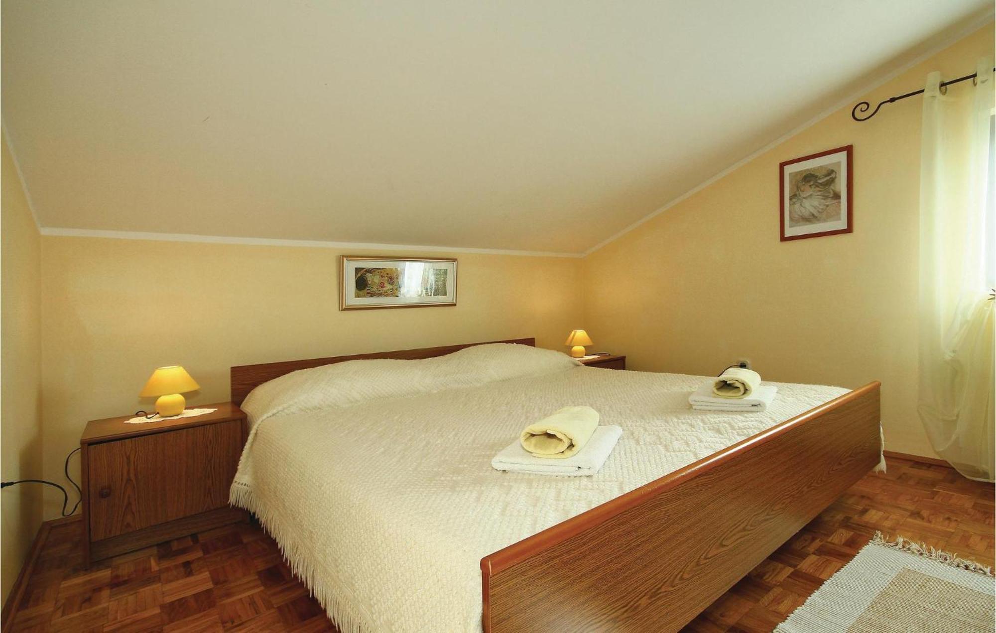 3 Bedroom Gorgeous Apartment In Poreč Extérieur photo