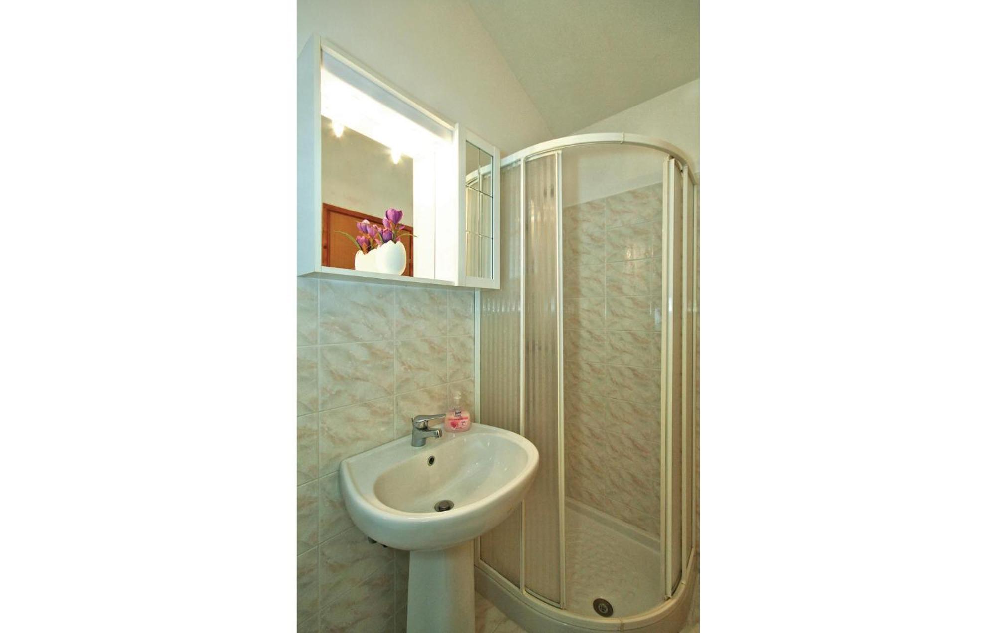 3 Bedroom Gorgeous Apartment In Poreč Extérieur photo
