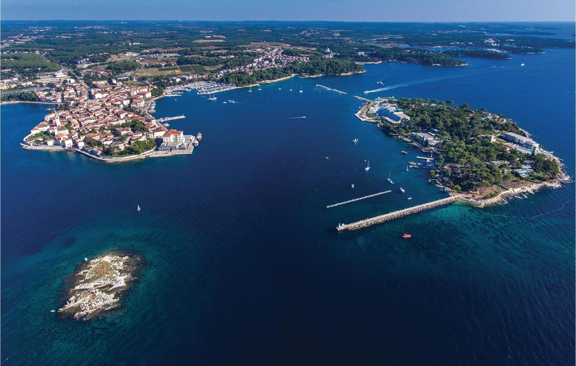 3 Bedroom Gorgeous Apartment In Poreč Extérieur photo